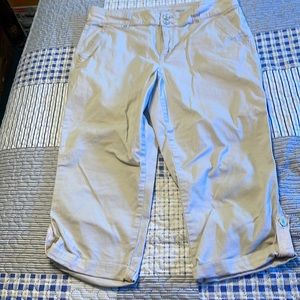 Gloria Vanderbilt Slimming Effect Capris